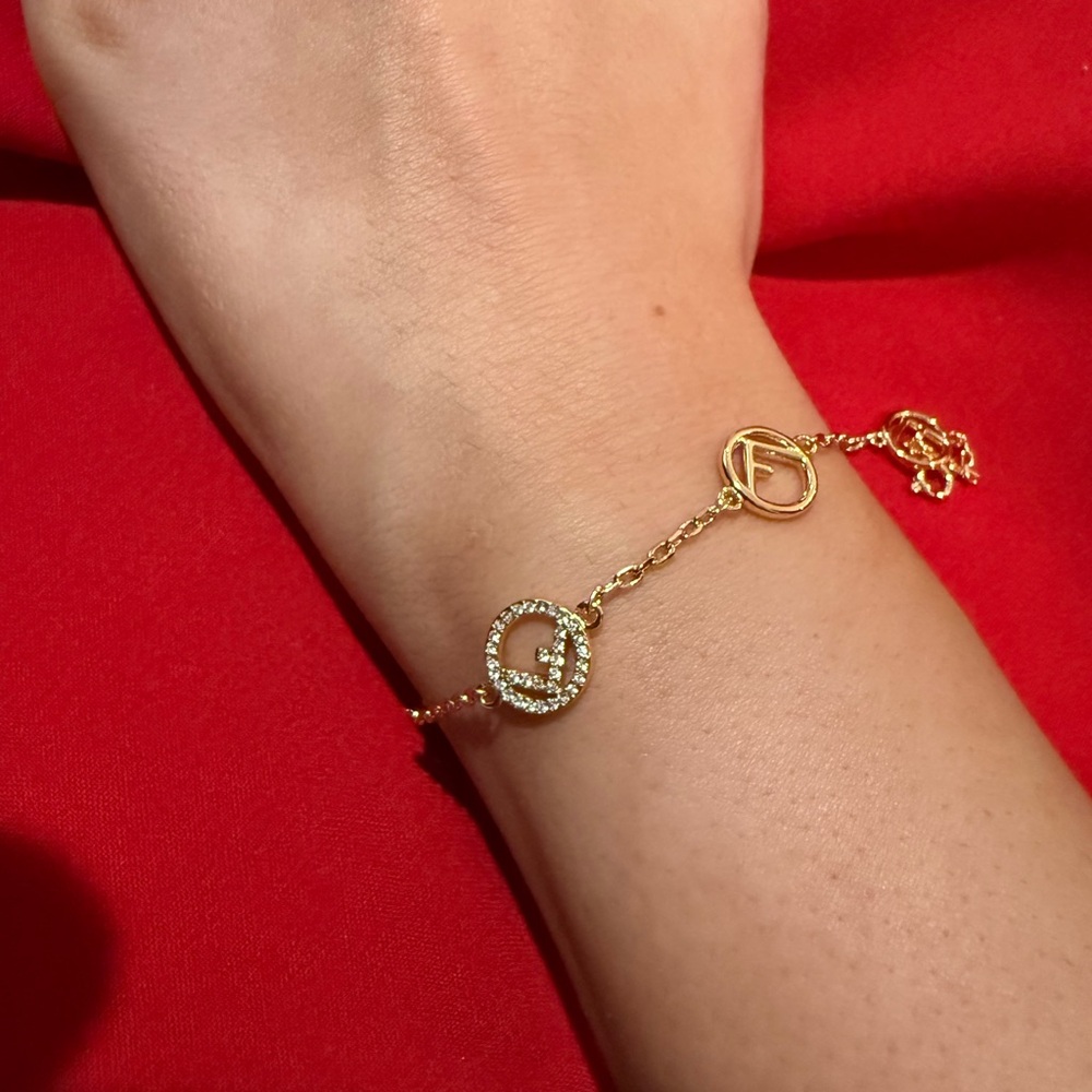 FENDI  gold bracelets - Picture 9 of 9